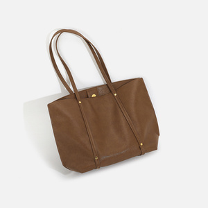 Grande Borsa Tote in Pelle PU per Lavoro e Viaggi, Borsa a Spalla Vintage con Borchie Dorate, Adatta per <span class=keywords><strong>iPad</strong></span> da 9,7 Pollici, Ordini all'Ingrosso Personalizzabili - Product Image 4