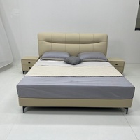 Lit en cuir minimaliste italien à prix d'usine, design de tête de lit ondulée, mobilier de chambre principale, vente en gros