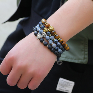 Pulsera de Piedra Volcánica para Hombre con Diseño de Cabeza de León Dorada, Joyería para Uso Diario - Product Image 3