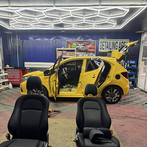 Nouvelles lampes de <span class=keywords><strong>garage</strong></span> hexagonales de haute qualité 6500K, vente en gros, éclairage LED pour le detailing automobile, pour atelier automobile, système à 14 grilles - Product Image 1