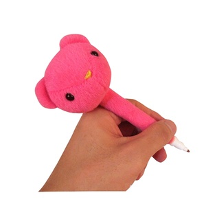 Matita a Forma <span class=keywords><strong>di</strong></span> Orsacchiotto - Strumento <span class=keywords><strong>di</strong></span> Scrittura con Simpatico <span class=keywords><strong>Peluche</strong></span>, Regalo <span class=keywords><strong>di</strong></span> Cancelleria Originale per Bambini e Collezionisti - Product Image 1