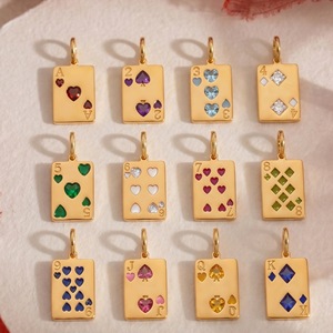 Nuova Collana da Donna con Ciondolo a Tema Poker in Acciaio Inossidabile e Resina Dorata, Catena Personalizzata in Acciaio Inossidabile 18K, Ideale per il Commercio all'Ingrosso - Product Image 1