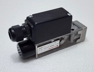 Interrupteur pneumatique 0820250 8D, 0,2-12 bars, montage à bride pour air et hydraulique - Product Image 1