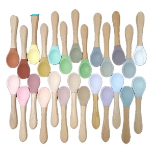 Cuillère et fourchette pour tout-petits en silicone de qualité alimentaire avec manche en bois, couleur personnalisée OEM, matériau résistant à la chaleur, cuillères à long manche - Product Image 1