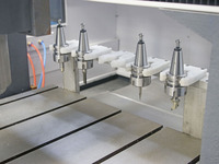 Facilité d'utilisation Mini fraiseuse de métal de bureau pour cuivre aluminium acier fer acier inoxydable ATC CNC métal routeur Machine