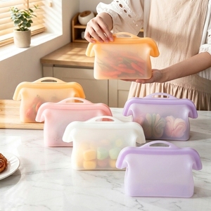 Sacs de conservation en silicone 1000 ml réutilisables, compatibles micro-ondes, hermétiques, pour la conservation des aliments au réfrigérateur, pour usage en cuisine - Product Image 1