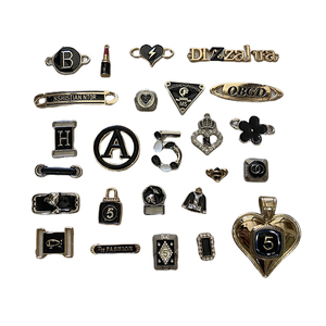 Biểu Tượng Tùy Chỉnh Hộp Sọ Kim Loại Ví Quần Áo Duffel Letterhead Rhindiamonde-Sequin Handmade ID Tag Phần Cứng Kim Loại Tag - Product Image 6