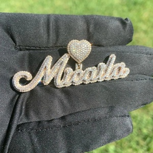 Liontin huruf Moissanite kustom perak 925 dengan jaminan hati Iced Out VVS berlian gaya Hip Hop hadiah ulang tahun sempurna untuk wanita - Product Image 3