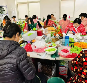 Fait à la main tricoté artificiel en <span class=keywords><strong>pot</strong></span> tournesol fraise lapin plante Crochet <span class=keywords><strong>Pot</strong></span> plante pour cadeau de vacances ornement de voiture - Product Image 6