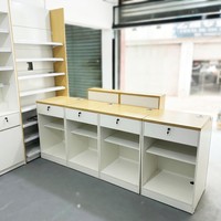 Comptoirs de caisse, produits pour magasins de proximité, livraison rapide, caisses enregistreuses, étagères pour comptoirs de magasins de détail