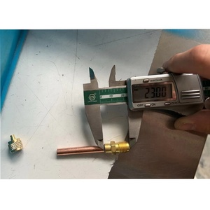 Bas prix <span class=keywords><strong>gaz</strong></span> réfrigérant réfrigérateur partie cuivre R134a R404a <span class=keywords><strong>R290</strong></span> 75mm Ac vanne d'accès vanne à broche de charge à vendre - Product Image 4