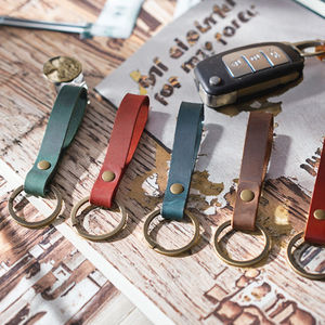 กระเป๋าสตางค์หนังแท้ทำมือสไตล์เรโทรสำหรับผู้ชาย AIGUONIU พร้อมพวงกุญแจรถยนต์ พวงกุญแจแบบพกพา แฟชั่นใหม่ งานฝีมือขนาดเล็ก - Product Image 2