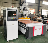 Machine à graver CNC pour le travail du bois à bon prix, routeur CNC 1325 ATC pour la découpe de portes de placard, MDF, mélamine
