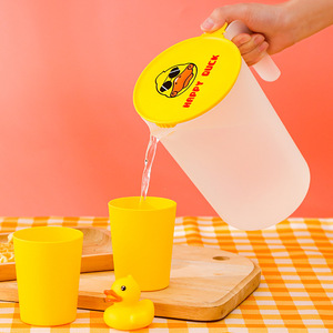Jarra de Agua de Plástico Happy Duck con Tapa de 2L, Apta para Lavavajillas, para Fiestas - Product Image 3