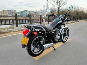 <span class=keywords><strong>Moto</strong></span> de rue Honda <span class=keywords><strong>125cc</strong></span> monocylindre d'occasion, <span class=keywords><strong>petite</strong></span>-moyenne <span class=keywords><strong>taille</strong></span> - Product Image 4