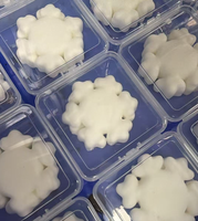Jouet sensoriel anti-stress en forme de flocon de neige en pain d'épices, surface mate et lisse, à remontée lente, mini jouet à presser pour la décoration de table de Noël