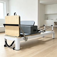 Reformador de Pilates Ajustable de Aluminio Blanco con Barra de Pies de Altura Ajustable para Uso en Estudio, Equipo de Yoga