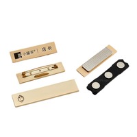 Insigne nominatif personnalisé en alliage d'aluminium finition dorée givrée étiquette d'identification d'employé personnalisée serveur professionnel insigne 70x20mm épinglette