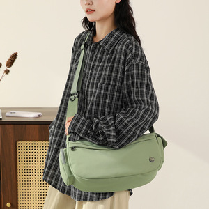 Bolsos de Hombro Modernos y Versátiles de Alta Gama para Mujer, Estilo Minimalista y Unisex - Product Image 3