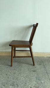 Sedia da pranzo commerciale retrò con schienale a fuso, struttura in legno massello, stile Windsor, per hotel, caffè, bistrot, vendita all'ingrosso per l'ospitalità - Product Image 5