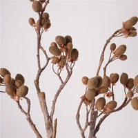 Vente en gros de fleurs artificielles branche de baies de kiwi en plastique vert brun branches artificielles pour la décoration de fête de mariage à la maison