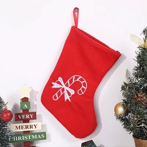 Chaussettes de Noël rouges douces et écologiques, sacs cadeaux, décorations pour le sommet de l'arbre et les fêtes - Product Image 4