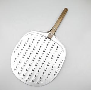 Cáscara de pizza de Aluminio perforado en forma de V <span class=keywords><strong>anodizado</strong></span> de 12 pulgadas para pizza casera con mango desmontable - Product Image 5