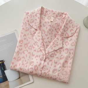 Pigiama Personalizzato <span class=keywords><strong>da</strong></span> Donna, <span class=keywords><strong>Camicia</strong></span> <span class=keywords><strong>da</strong></span> <span class=keywords><strong>Notte</strong></span> Primaverile ed Estiva, Elegante e Sexy in Raso Rosa, Cardigan <span class=keywords><strong>con</strong></span> Maniche a Tre Quarti, Sottile e Leggero - Product Image 4