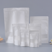Pochette en papier Kraft imperméable recyclable de qualité alimentaire blanche avec fenêtre sac debout pour la nourriture pour animaux de compagnie sucre chewing-gum