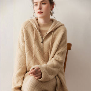 Maglione Cardigan <span class=keywords><strong>con</strong></span> cappuccio in Cashmere <span class=keywords><strong>con</strong></span> cappuccio <span class=keywords><strong>con</strong></span> motivo a rombi <span class=keywords><strong>con</strong></span> ricamo asciugamano da <span class=keywords><strong>donna</strong></span> - Product Image 3