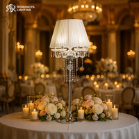 Lampe de table haute en cristal argenté avec abat-jour blanc pour mariage, décoration de table d'événement, lumière centrale pour salle de mariage