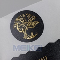 Étiquettes de bouteilles noires texturées en feuille d'or en relief 3D haut de gamme, logo personnalisé, étiquette de bouteille de vin texturée en or en relief, résistante à l'humidité