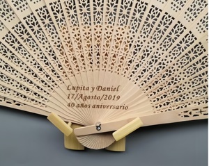 Éventail pliant artisanal en bambou naturel <span class=keywords><strong>personnalisé</strong></span>, gravure de logo sur mesure, 20,5x35cm, pour mariage et fête - Product Image 4