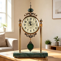 Horloge de table antique européenne de luxe léger avec base en marbre doré, ornement de bureau personnalisé pour la décoration intérieure, vente en gros d'usine