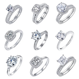Anillo Apilable de Compromiso de Plata de Ley S925 con Moissanita Color D VVS1, Colección para Mujer - Product Image 1