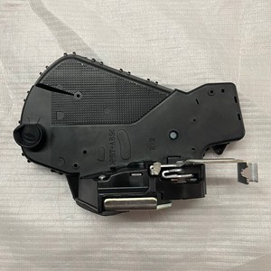 Rear Cargo <b>Box</b> <b>Lock</b> For Toyota Prado Lexus GX460 69110-60230 69110-60233 Plastic Replacement Part - Product Image 2