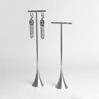 BECORA Présentoir à boucles d'oreilles moderne en alliage d'aluminium, finition argent brossé mat, support à bijoux en forme de trompette, présentoir en T multi-tailles pour vendeurs