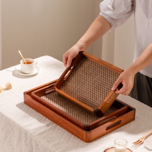 Bandeja de Servir de Madera Maciza de Lujo Sencillo, con Asa Hueca Clásica, Marco de Madera Kambas, Diseño Duradero y Ecológico para el Hogar y Hoteles - Product Image 2