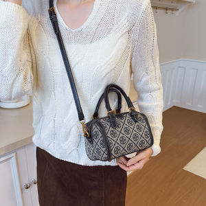 Sac à main pour femme, nouveau style 2026, en matériau PU. Avec un design à motifs géométriques. - Product Image 6