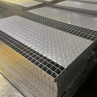 Grille en acier galvanisé composite à motif quadrillé, forme personnalisée, antidérapante, robuste, plaque de passerelle anti-poussière, directement de l'usine