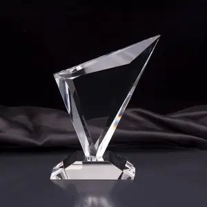 2023 Hot Sale Custom K9 Pink Geschäfts geschenk Kristallglas Dreieck Preis Commercial Award Trophy
