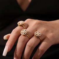 Parure de bijoux élégante en zircon micro-pavé, motif cœur et fleur, comprenant collier à pendentif rond, bague et boucles d'oreilles, pour un style raffiné.