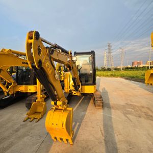 รถขุดตีนตะขาบ Caterpillar 303.5 มือสอง ขนาด 3.5 ตัน ราคาดีที่สุด รุ่น Cat 303.5c ขนาดเล็ก สำหรับใช้ในบ้าน รถขุดตีนตะขาบ Cat303.5 จากญี่ปุ่น - Product Image 3