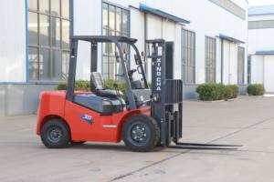 Montacargas Diésel Nuevo de 3 Toneladas con Altura de Elevación de 3.5 Toneladas, Mástil de Dos/Tres Etapas, Neumáticos Sólidos/Neumáticos, en Venta - Product Image 2