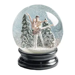 Benutzer definierte Water globe Souvenirs Harz tanzen Paar Schneekugel für Valentinstag Geschenk