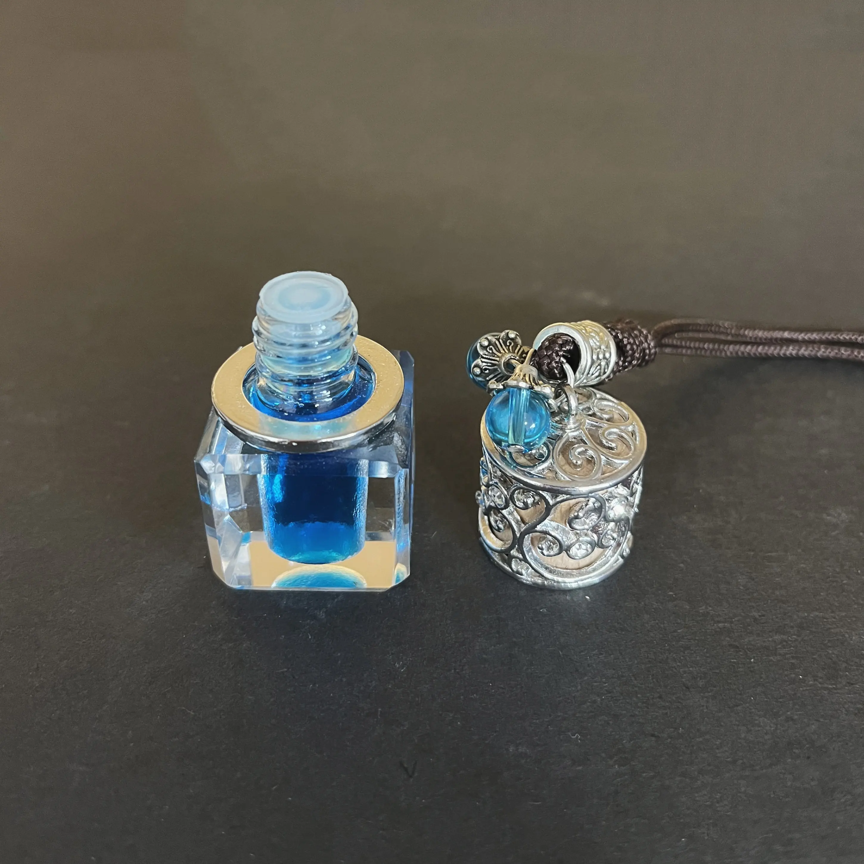 10ml Glasflaschen Share Fancy 8ml Diamant form Klare Parfüm glasflasche Leeres Auto mit diffusem Aushöhlen der Deckel kappe