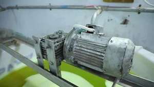 Tanque de Mezcla Química de 2000 Litros con Agitador Eléctrico para Líquidos - Product Image 3