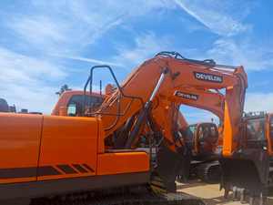 Excavadora de Orugas Mediana <span class=keywords><strong>Doosan</strong></span> Develon Dx225NLCA Nueva, Fabricada en <span class=keywords><strong>China</strong></span> y Corea del Sur, Motor de Inyección Directa de Nivel 2, Nueva Excavadora - Product Image 3