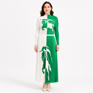 Ensemble coordonné décontracté pour <span class=keywords><strong>femme</strong></span> : Haut à col roulé imprimé animal surdimensionné et jupe longue plissée trapèze, personnalisable à partir de 2 pièces, expédition rapide - Product Image 2