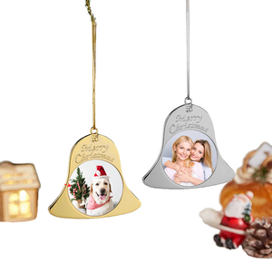 Ornements de Noël en métal de haute qualité faits à la main avec impression par sublimation, stock disponible - Product Image 1